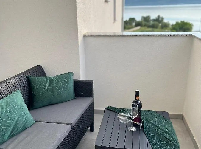 Four Stars Apartament *